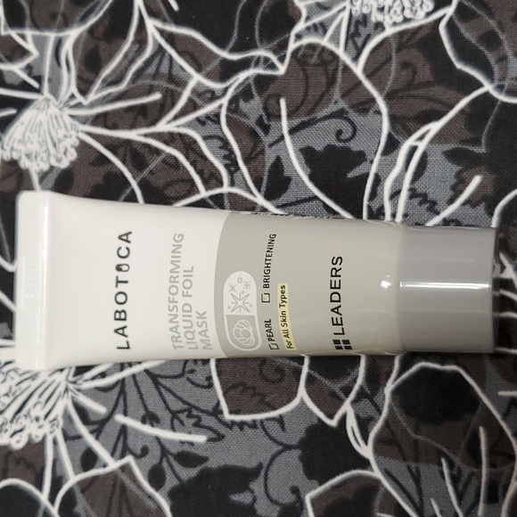 LAST CHANCE! πHost Pick!π Labotica Transforming Liquid Foil Mask - Picture 1 of 2